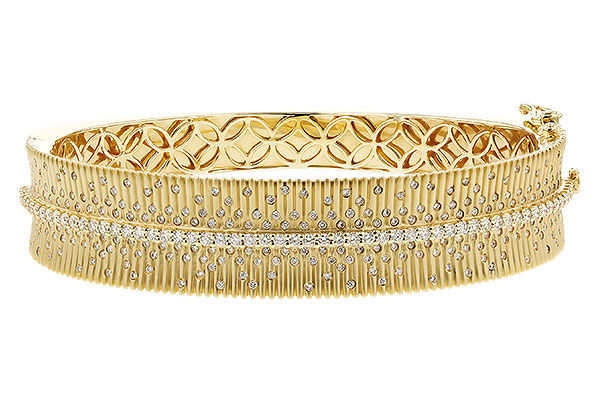 A185-00514: BANGLE BRACELET 1.94 TW (63X54MM)