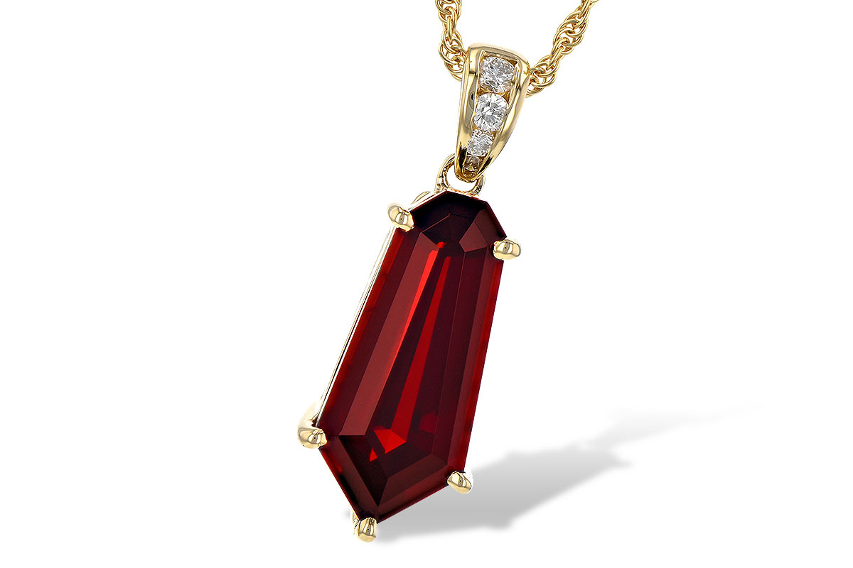 C190-53187: NECK 3.44 GARNET 3.50 TGW
