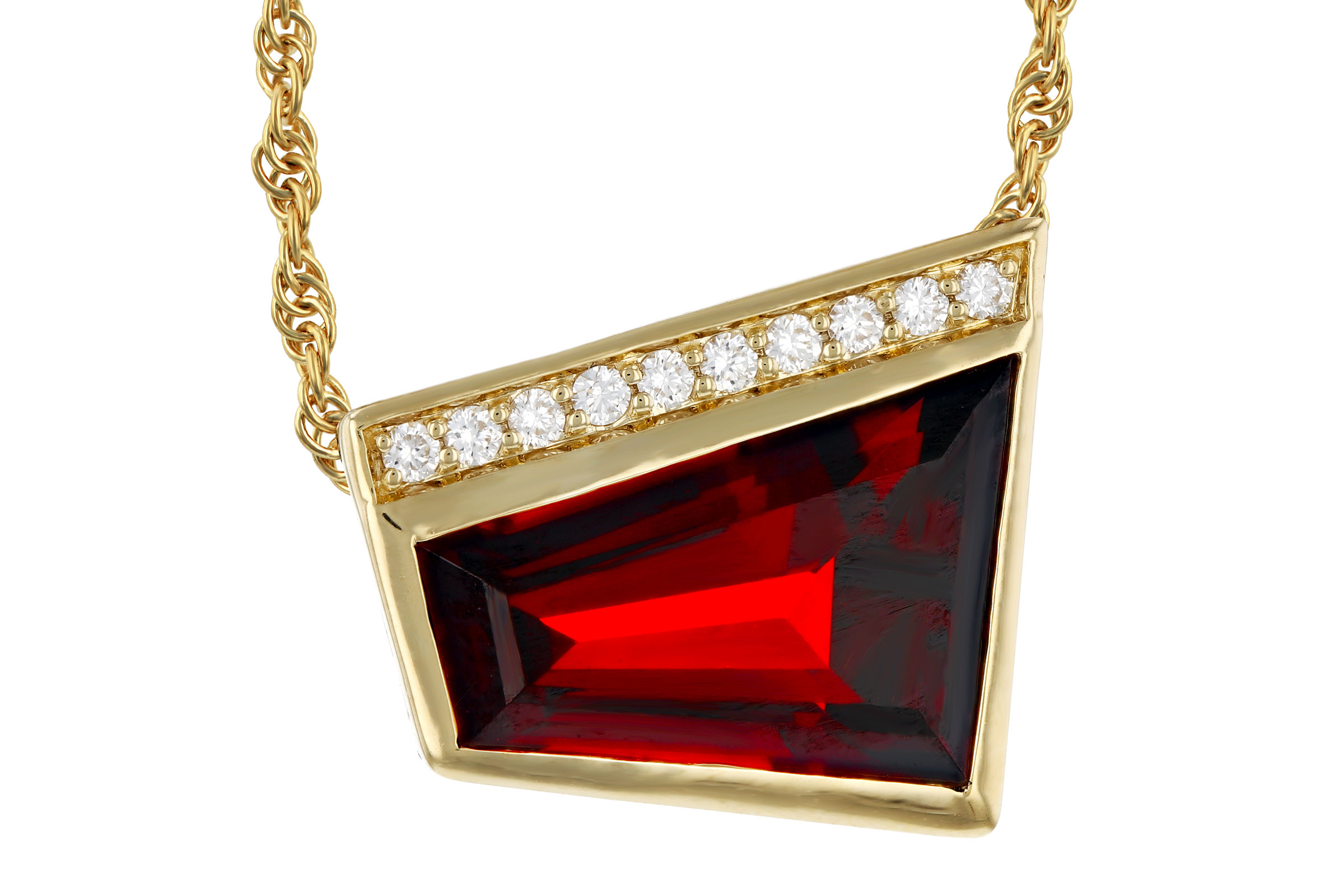 D275-93241: NECKLACE 3.92 GARNET 4.00 TGW